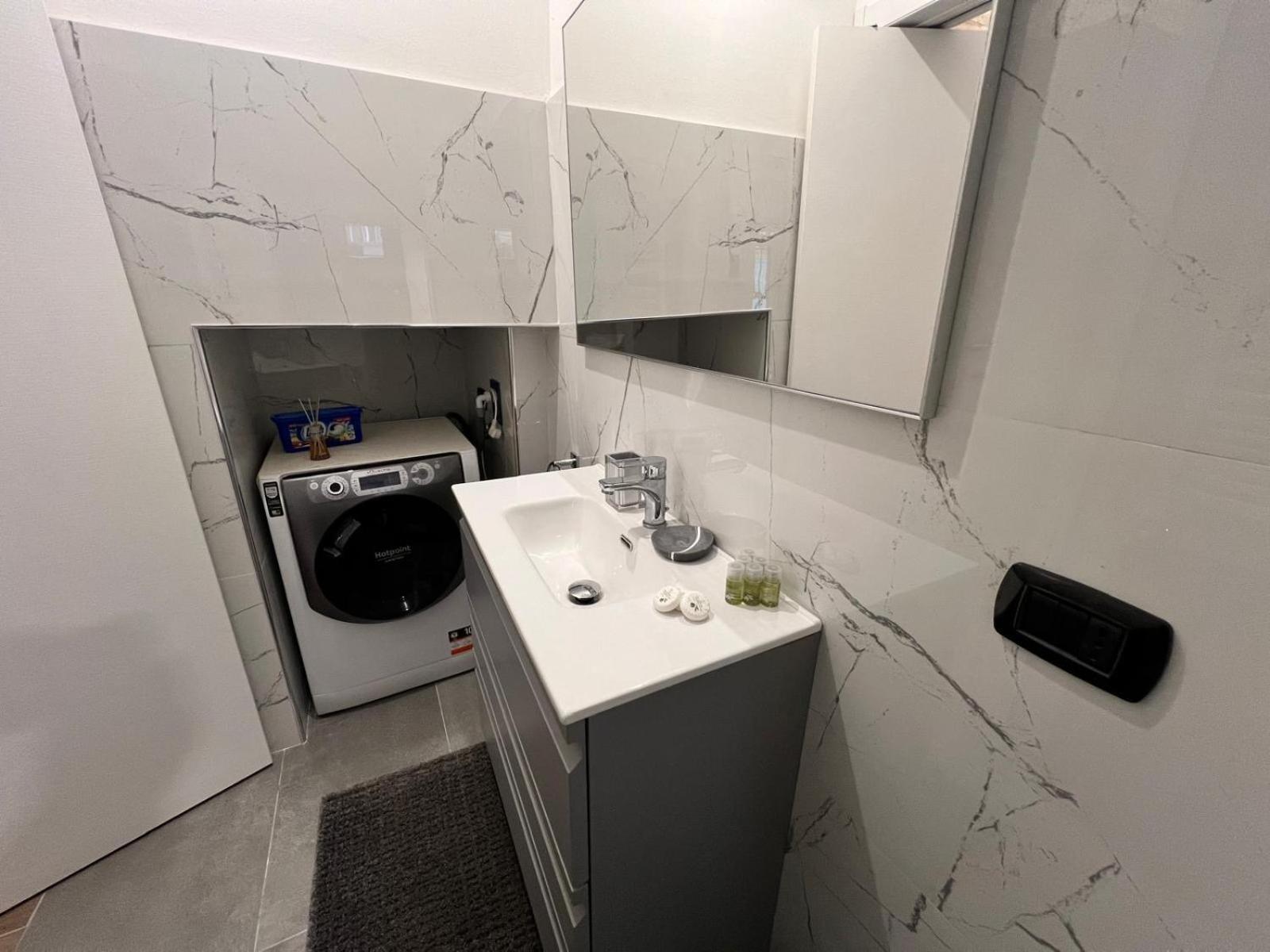 Domusmi Delfico 2 Apartment Milan Bagian luar foto