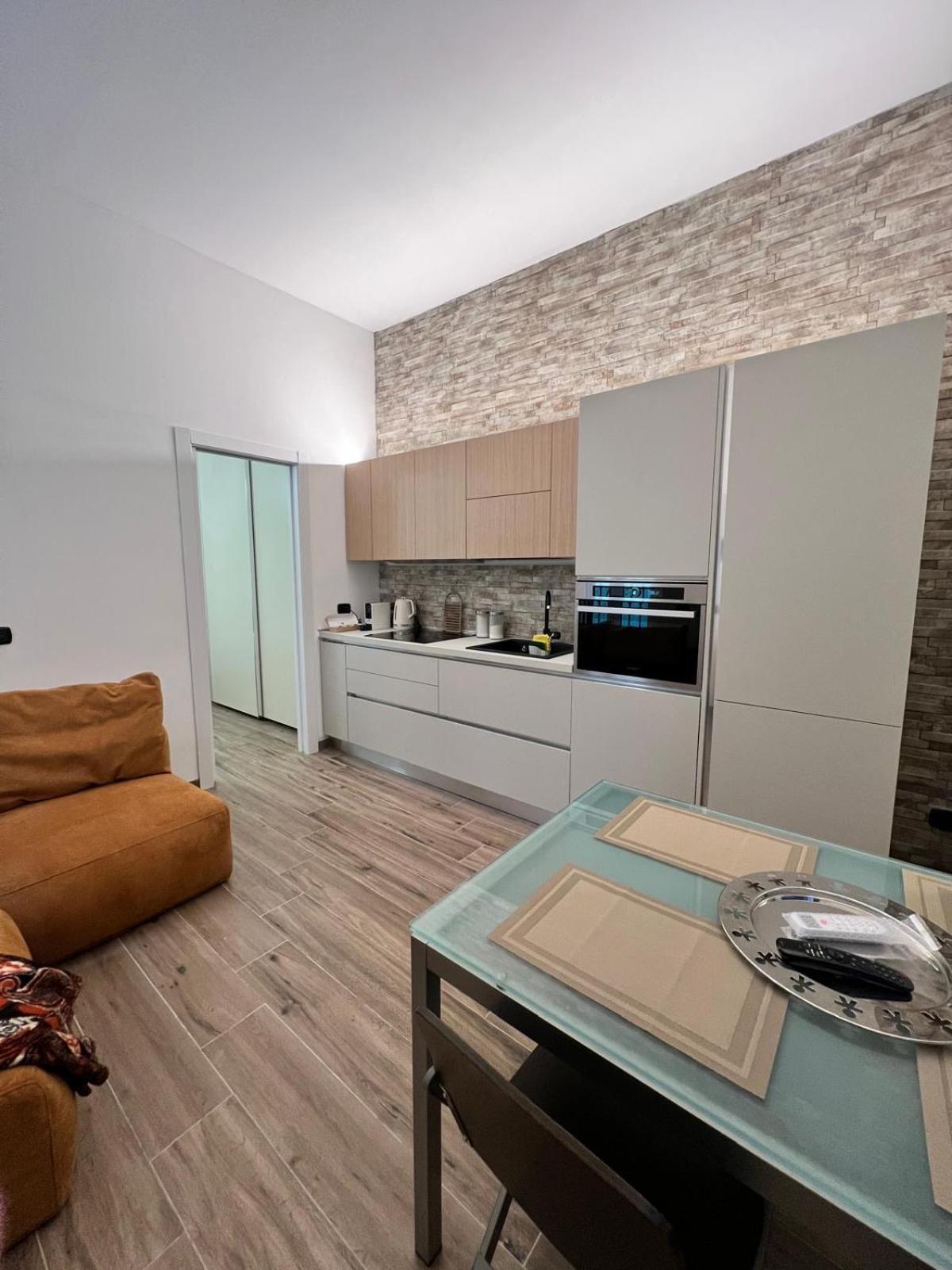 Domusmi Delfico 2 Apartment Milan Bagian luar foto