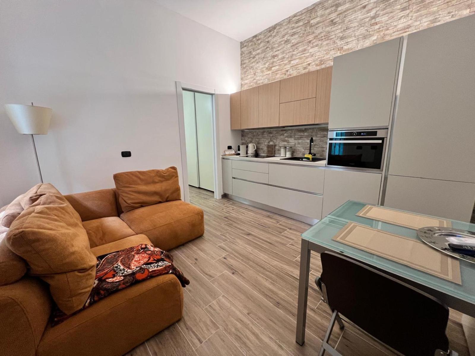 Domusmi Delfico 2 Apartment Milan Bagian luar foto